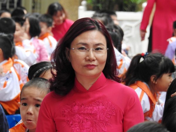 Vụ cô giáo phải quỳ gối xin lỗi phụ huynh: 'Bắt giáo viên quỳ là sự trả đũa thiếu văn hóa'